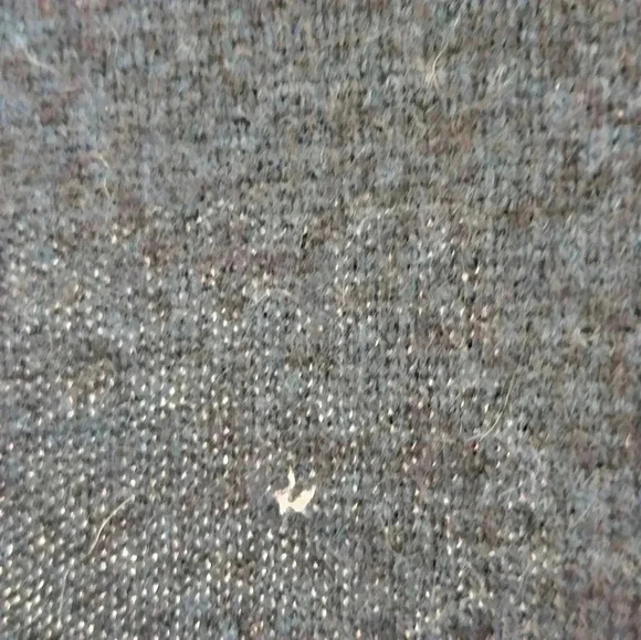 Jos. A Banks 100% CASHMERE V neck Pullover - Picture 3 of 7